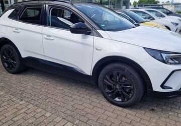Opel Grandland (X) 41.856 km 22.990 &euro; Schwerin 19055