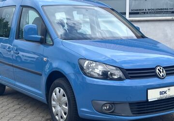VW Caddy 163.000 km 8.950 &euro; Bandenitz 19230